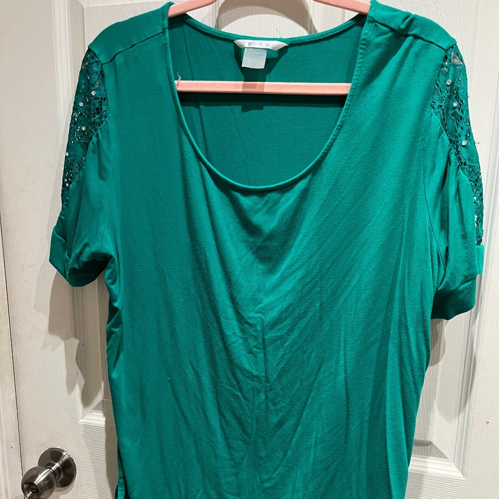 Bundle 2/$20 Nygard 3/4 sleeved green top